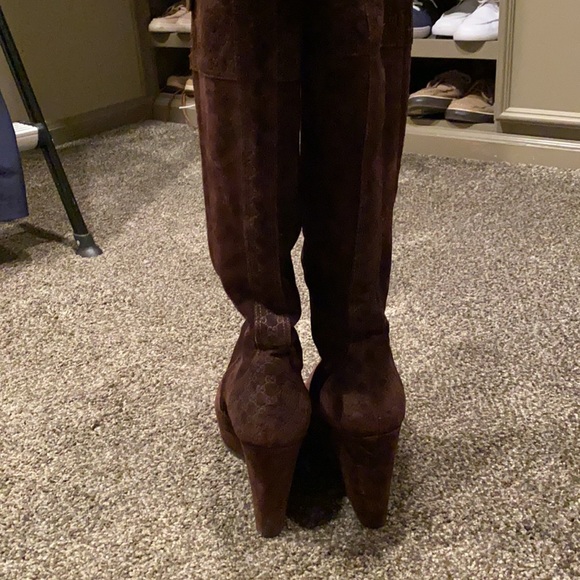 Gorgeous Gucci Brown Suede Boots Size 39 (8.5) - Picture 3 of 9